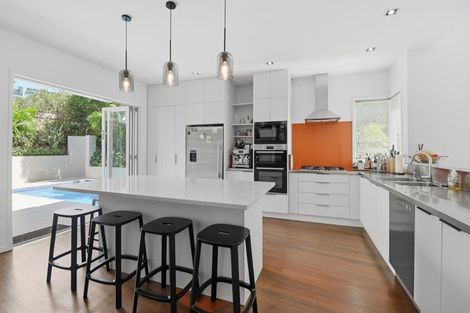 Photo of property in 70 St Michaels Avenue, Point Chevalier, Auckland, 1022