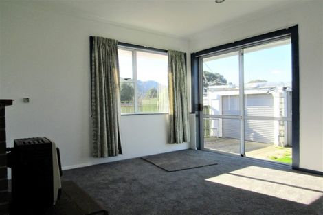 Photo of property in 92 Pine Avenue, Ebdentown, Upper Hutt, 5018