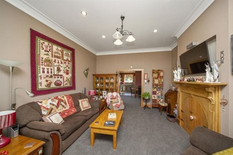 Photo of property in 81 Collins Street, Hawera, 4610