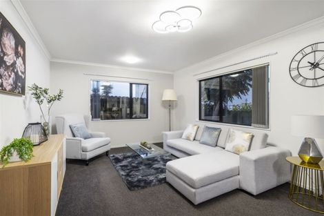 Photo of property in 10 Bokeen Lane, Flat Bush, Auckland, 2019