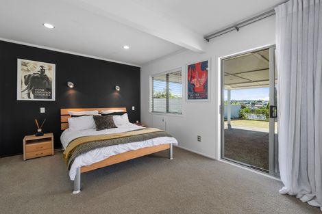 Photo of property in 1/33 Braemar Road, Rothesay Bay, Auckland, 0630
