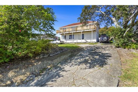 Photo of property in 32 Tomo Street, New Lynn, Auckland, 0600