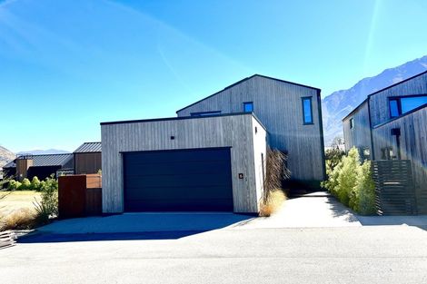 Photo of property in 6 Soudley Court, Jacks Point, Queenstown, 9371