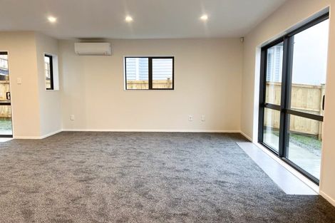 Photo of property in 33 Korihi Drive, Swanson, Auckland, 0614
