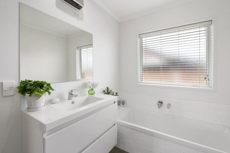 Photo of property in 3 Montgomery Crescent, Kinloch, Taupo, 3377