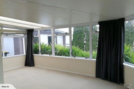 Photo of property in 10 Sealand Place, Mangere Bridge, Auckland, 2022