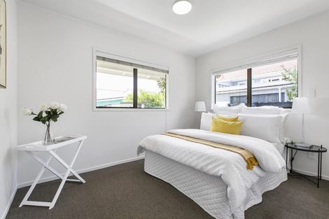 Photo of property in 1/37 View Road, Henderson, Auckland, 0612