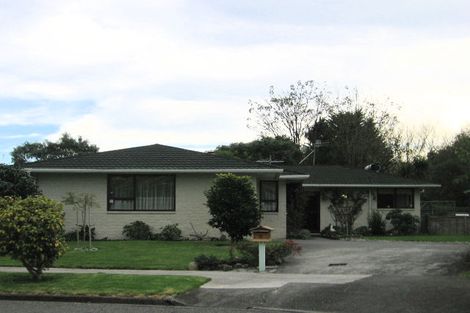 Photo of property in 8 Wakefield Grove, Waikanae, 5036