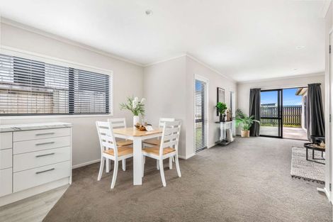 Photo of property in 34 Marion Crescent, Papamoa Beach, Papamoa, 3118