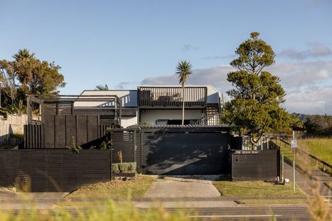 Photo of property in 728 Papamoa Beach Road, Papamoa Beach, Papamoa, 3118