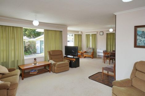 Photo of property in 5 Ron Place, Bishopdale, Christchurch, 8051
