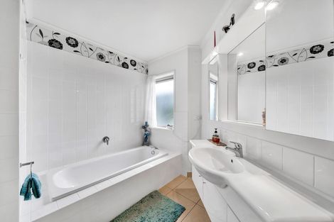 Photo of property in 24 Park Lane, Waitara, 4320