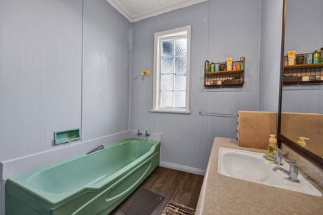 Photo of property in 6 Devon Street, Patea, 4520