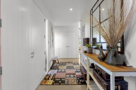 Photo of property in 251 Beacon Point Road, Wanaka, 9305