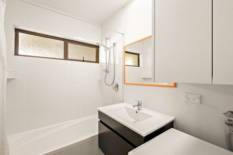 Photo of property in 11/4 Claremont Grove, Mount Victoria, Wellington, 6011