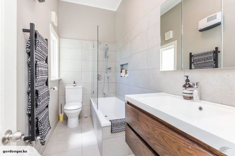 Photo of property in 19 Roy Street, Newtown, Wellington, 6021