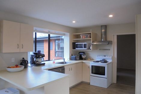 Photo of property in 2/39 Jennifer Street, Bryndwr, Christchurch, 8053