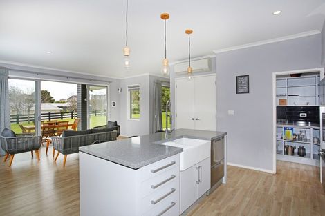 Photo of property in 1539 Waiuku Road, Waiuku, 2681