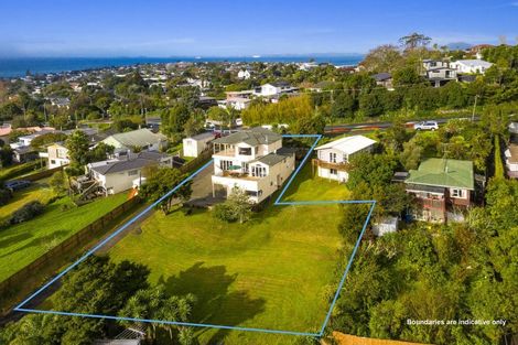 Photo of property in 121 Browns Bay Road, Browns Bay, Auckland, 0630