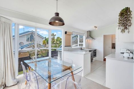 Photo of property in 1/6 Tyne Road, Forrest Hill, Auckland, 0620