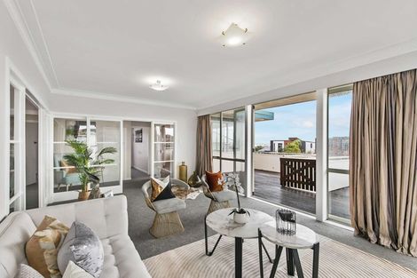 Photo of property in 32 Lewis Road, Pakuranga, Auckland, 2010