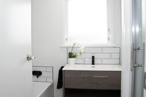 Photo of property in 447 Kahikatea Drive, Dinsdale, Hamilton, 3204