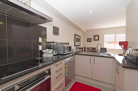 Photo of property in 15/45a Swanson Road, Henderson, Auckland, 0610