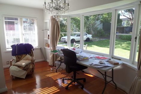 Photo of property in 27 Belle Vue Avenue, Northcote Point, Auckland, 0627