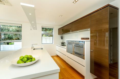 Photo of property in 118 Pendarves Street, New Plymouth, 4312