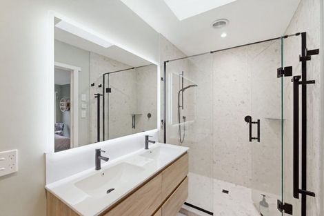 Photo of property in 82 Wairau Road, Oakura, 4314