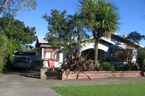 Photo of property in 62 Rangitane Street, Palmerston North, 4414