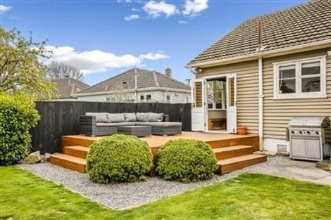 Photo of property in 19 Pitcairn Crescent, Bryndwr, Christchurch, 8053