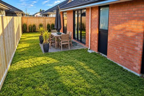 Photo of property in 32 Blakes Road, Belfast, Christchurch, 8051