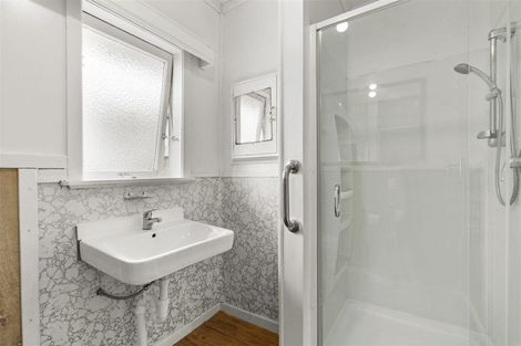 Photo of property in 13 Bruce Road, Glenfield, Auckland, 0629