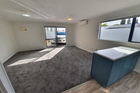 Photo of property in 1/80 Glengarry Road, Glen Eden, Auckland, 0602