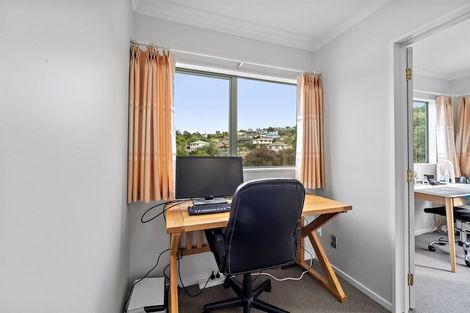 Photo of property in 32a Deverell Place, Northcross, Auckland, 0632