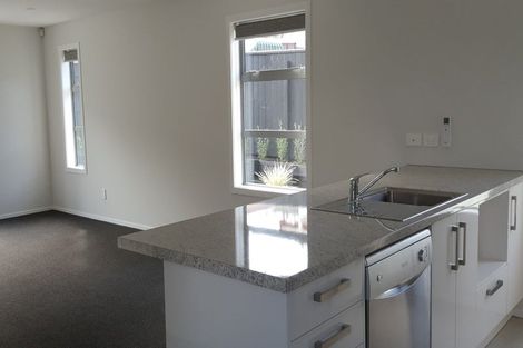Photo of property in 27a Ranui Terrace, Tawa, Wellington, 5028