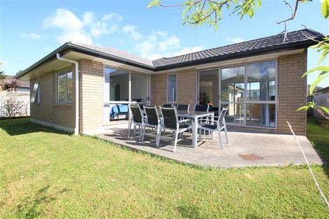 Photo of property in 46 Huntington Park Drive, Greenhithe, Auckland, 0632