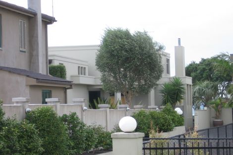 Photo of property in 33 Beach Road, Castor Bay, Auckland, 0620