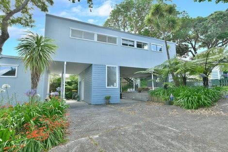 Photo of property in 2/8 Rewi Street, Torbay, Auckland, 0630