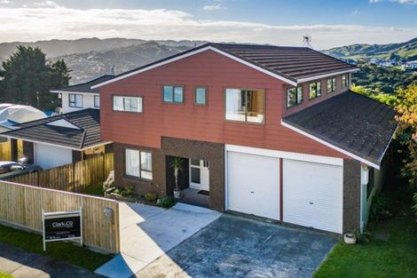 Photo of property in 10 Tremaine Place, Camborne, Porirua, 5026