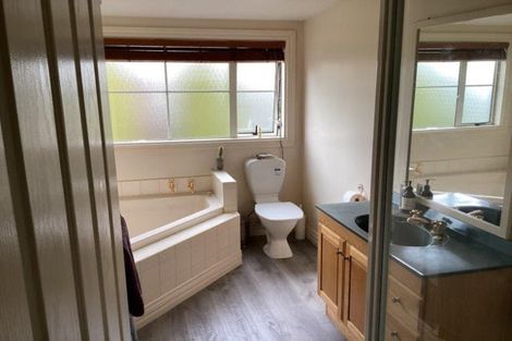 Photo of property in 5 Oaktree Lane, Bishopdale, Christchurch, 8053