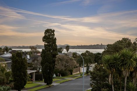 Photo of property in 11 Gulf Crest, Bucklands Beach, Auckland, 2012