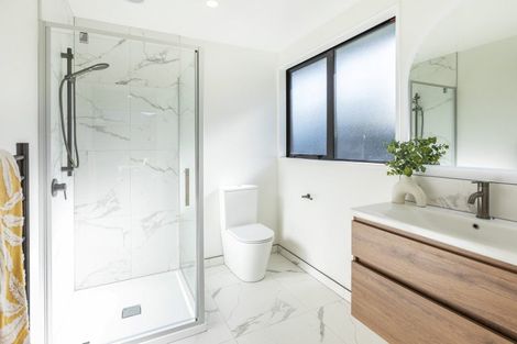 Photo of property in 2/47 Sturrocks Road, Redwood, Christchurch, 8051