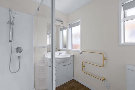 Photo of property in 2/8 Riverside Road, Orewa, 0931