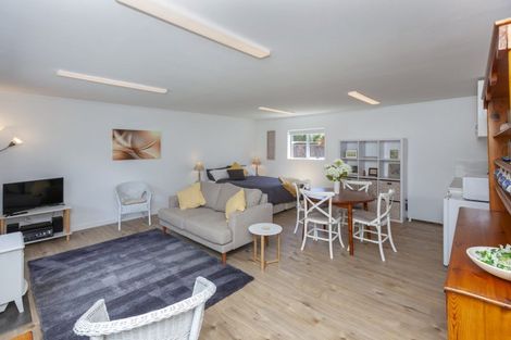 Photo of property in 190 Main Road South, Raumati South, Paraparaumu, 5032