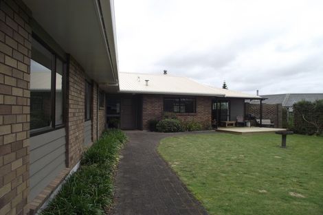 Photo of property in 10c Kinross Drive, Merrilands, New Plymouth, 4312