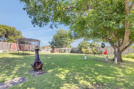 Photo of property in 105 Omata Road, Marfell, New Plymouth, 4310