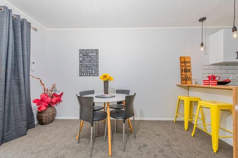 Photo of property in 1/26 Kemp Road, Massey, Auckland, 0614