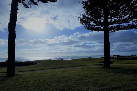 Photo of property in 62 Marine Parade, Otaki Beach, Otaki, 5512